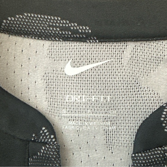 Nike Top Women Small Black Leaf Print V Neck Short Sleeve Stretch Ladies - Picture 6 of 6